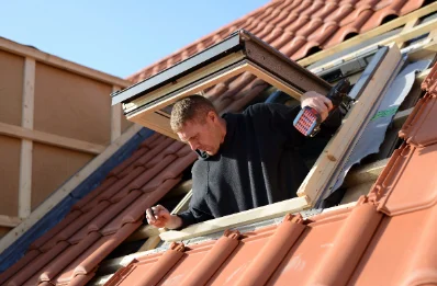 Pose de fenêtres de toit Velux à Voimhaut